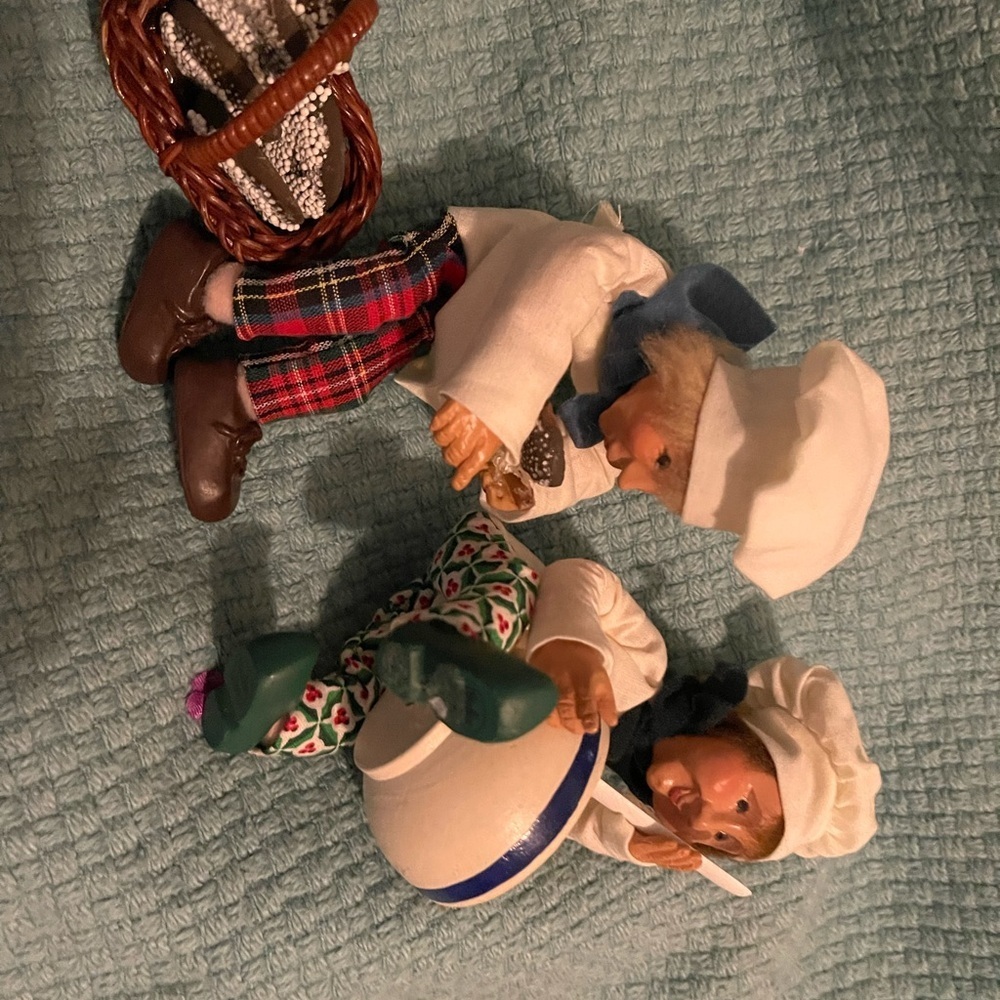 Byers Choice Kindles Ornament Christmas Pastry Figurines